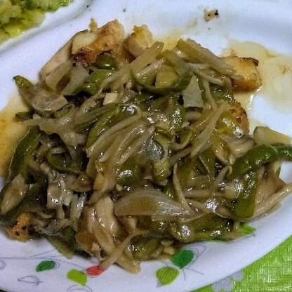 野菜にかくれて魚が見えませんが、下に鱈がいます(^o^;)
とても美味しかったです。野菜もたっぷり食べれて嬉しい一皿でした。